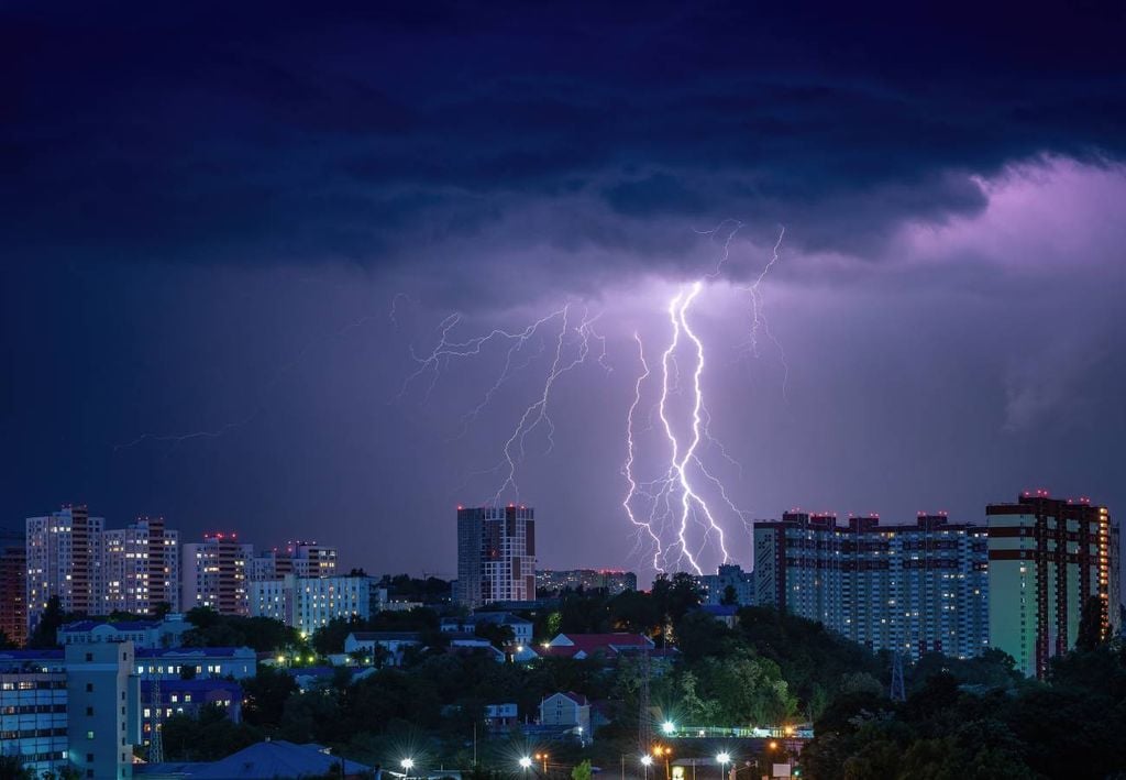 Nova frente fria avança pelo Sudeste do Brasil nos próximos dias, causando chuvas localmente intensas e trovoadas em boa parte da Região.