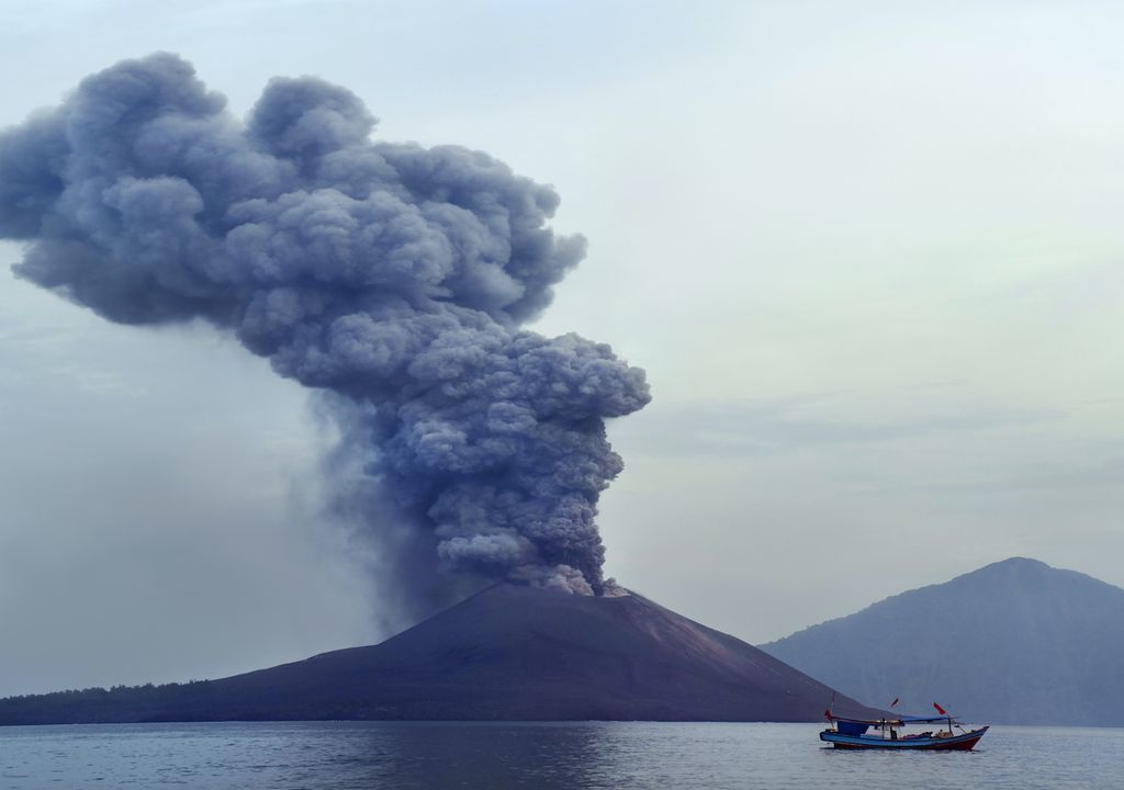 erupción volcánica y océano