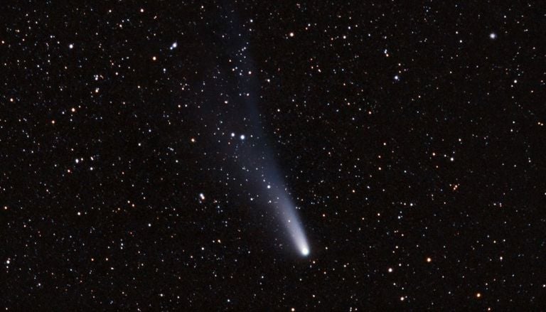 Restos del Cometa Halley en el cielo: c&oacute;mo y cu&aacute;ndo ver las Eta Acu&aacute;ridas este 5 de mayo