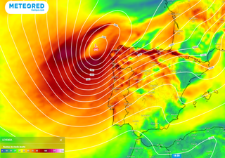 Los restos del vasto huracán Kirk, ahora de categoría 4, podrían impactar en las costas peninsulares españolas