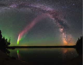 Resuelven el misterio de las luces púrpura en el cielo de Canadá