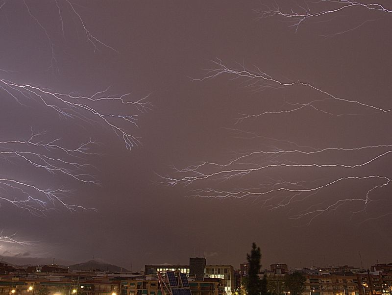 Resultado Concurso Fotográfico Meteored - Octubre 2013 1ª POSICIÓNEncuentros cercanos Autor: Felipe GF
