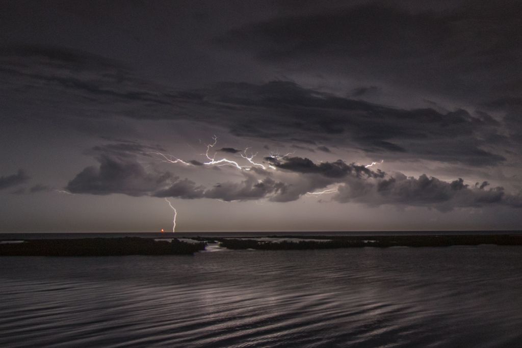 Décimo Puesto: Tormenta en la desembocadura del Ebro DÉCIMO PUESTO: "Tormenta en la desembocadura del Ebro", de Agustí Descarrega Solà Deltebre, 08/10/2017