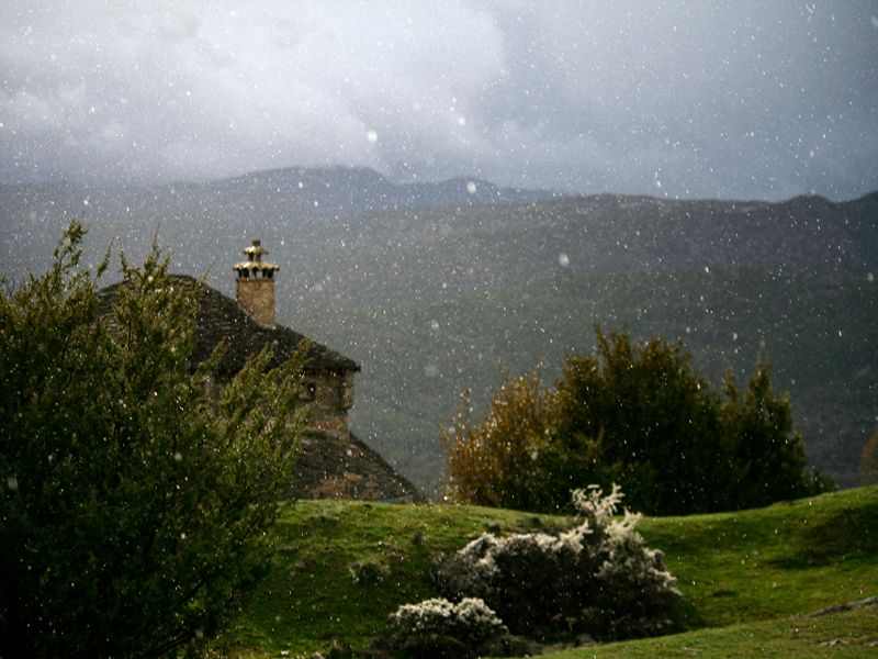 10ª Posición (B): Cazando las primeras gotas de Antonio Ribes Navarro, HCosmos