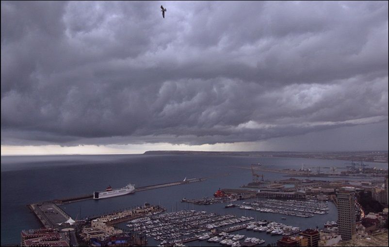 2ª Posición: Las tinieblas llegan a Lucentum de Samuel Biener Camacho, Thunderstorm Alicante