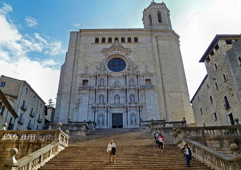 Catedral de Gerona, Juego de Tronos, ola de calor junio de 2019 temperatura máxima más alta de su historia. Catedral de Gerona, Juego de Tronos, ola de calor junio de 2019 temperatura máxima más alta de su historia.