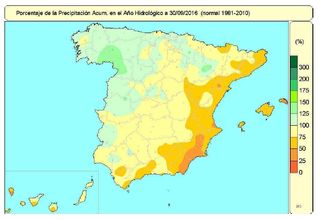 Resumen de la evolución de las precipitaciones en España en el año hidrológico 2015-2016