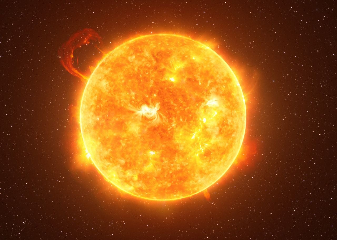 Una erupción solar es un potente estallido de energía y radiación procedente de la superficie del Sol, que incide en su atmósfera y sus campos magnéticos.