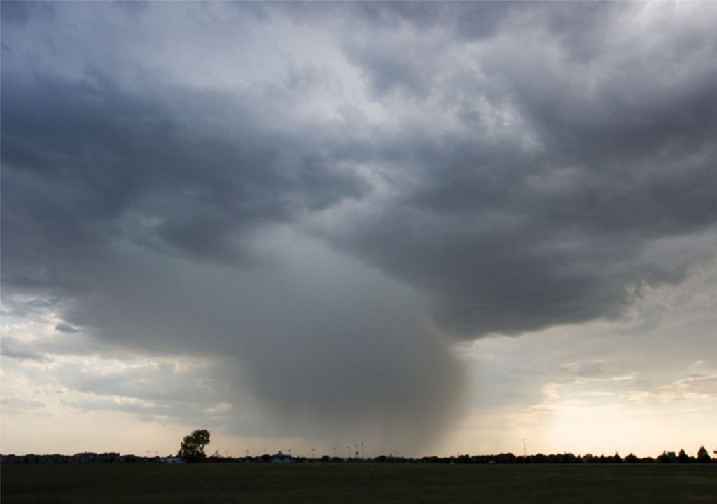 Downburst en el sur de España, Meteored, Chile Downburst en el sur de España, Meteored, Chile