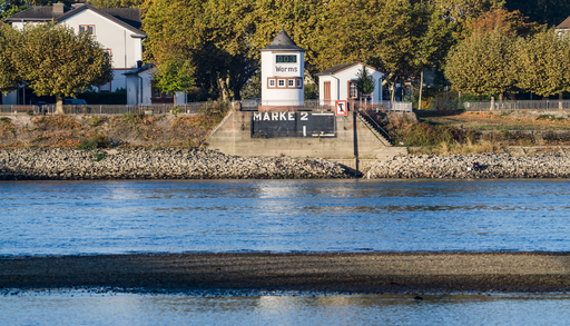 Rhein bei Worms auf minus 30 Zentimeter: Wie ein Fluss unter null f&auml;llt &ndash; und trotzdem weiter Wasser f&uuml;hrt