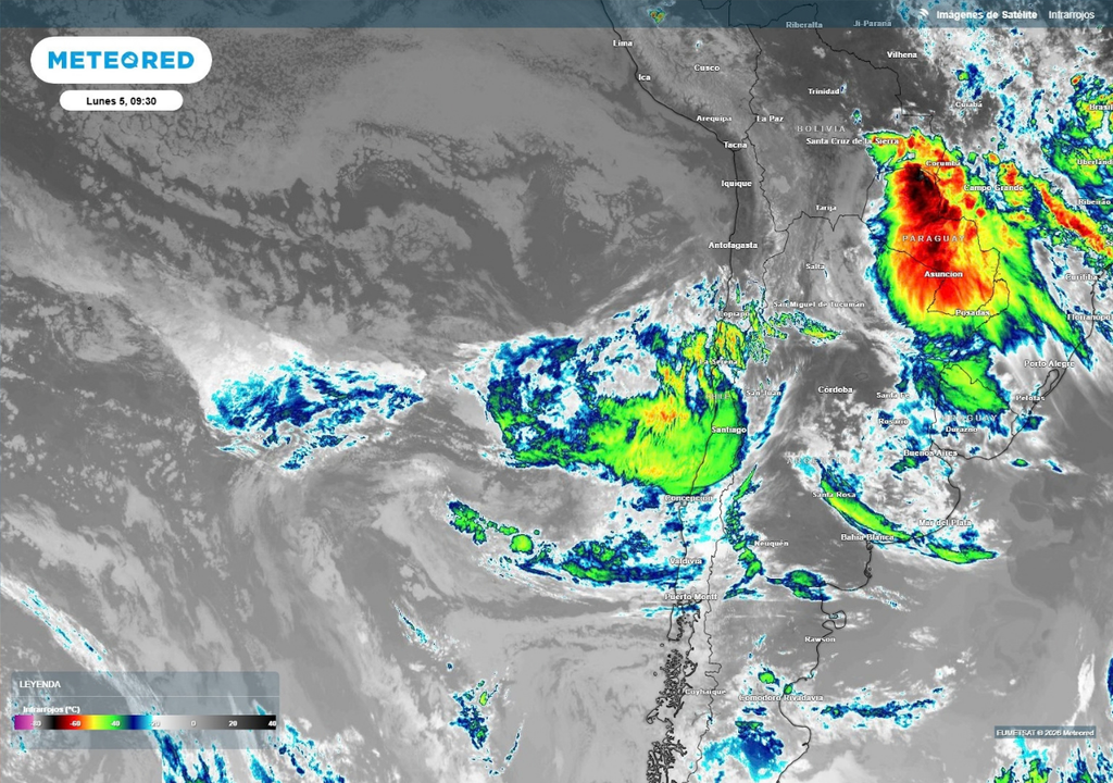 imagen satelital La baja presión, en formación, activará lluvias intensas durante el martes 6 y parte del miércoles.