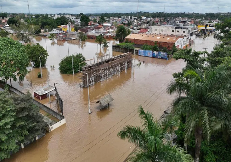 Rio Branco embaixo d'água: 27 mil moradores atingidos na capital do Acre Rio Branco embaixo d'água: 27 mil moradores atingidos na capital do Acre