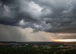 Rio e S&atilde;o Paulo tem in&iacute;cio de outono entre calor e pancadas isoladas; confira a previs&atilde;o