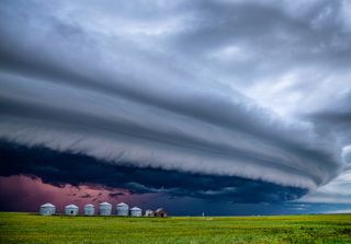 Rio Grande do Sul sob alerta de tempestades, granizo e chuva forte no início da semana
