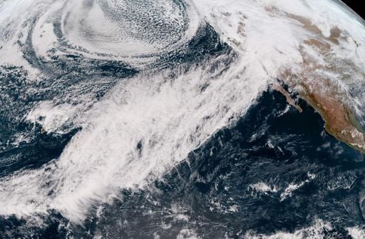 Los 'r&iacute;os atmosf&eacute;ricos' influyen en las olas de calor marinas