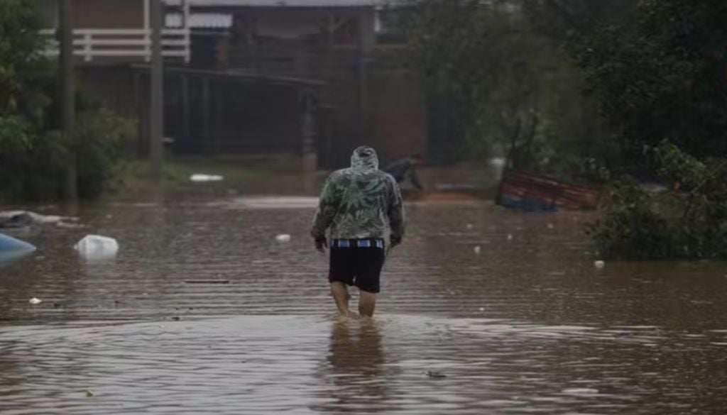 Rio Caí ultrapassou cota de inundação em São Sebastião do Caí — Foto: Mateus Bruxel/Agência RBS