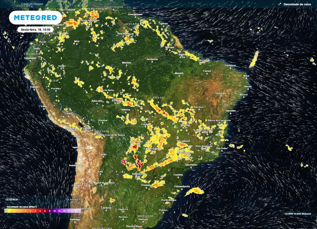 Mapa de densidade de raios para a sexta-feira (18) destaca as regiões com maior potencial de tempestades. Mapa de densidade de raios para a sexta-feira (18) destaca as regiões com maior potencial de tempestades.
