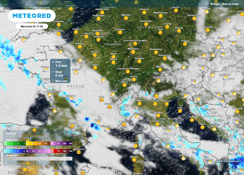 Mercredi en fin de matinée, le front nuageux parsemé de rares averses s'étendra de la Bretagne au Sud-Est.