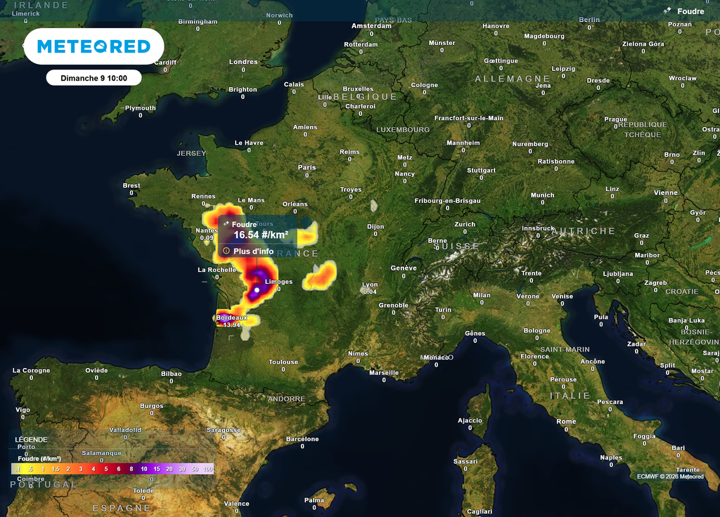 Orages foudre ECMWF dimanche matin Dimanche matin, des orages très électriques risquent de concerner le Centre-Ouest, selon le modèle européen ECMWF.