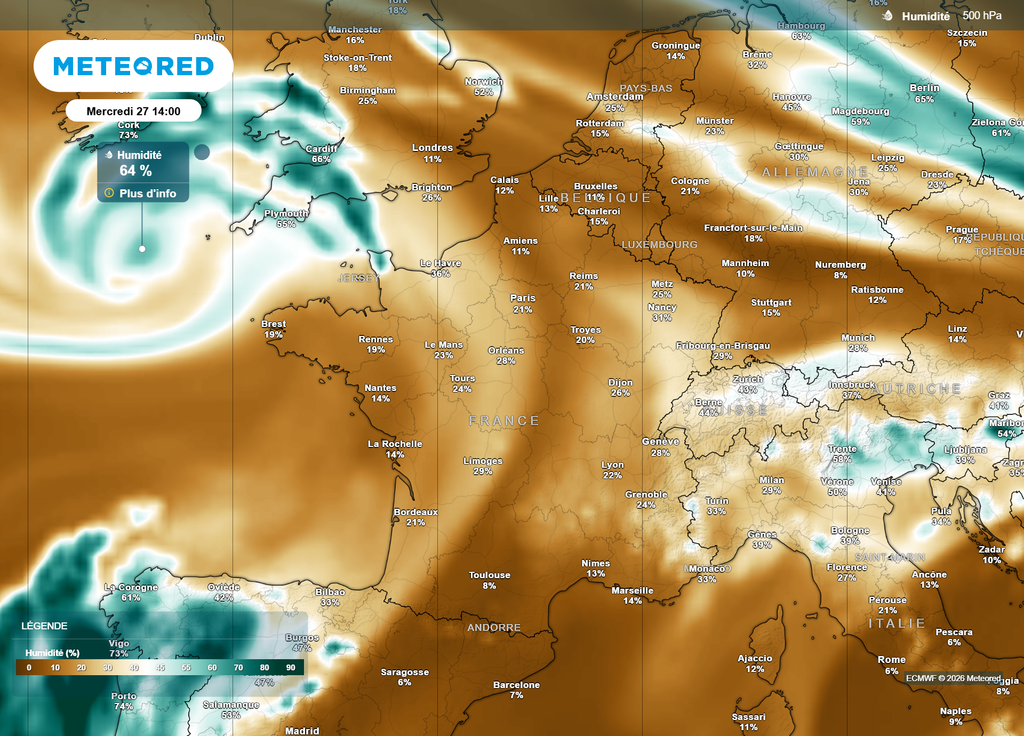 Humidité goutte froide Irlande Sur cette carte d'humidité, on repère très bien la goutte froide qui circule du large de la Bretagne à l'Irlande, qui provoquera en partie les orages de cet après-midi.
