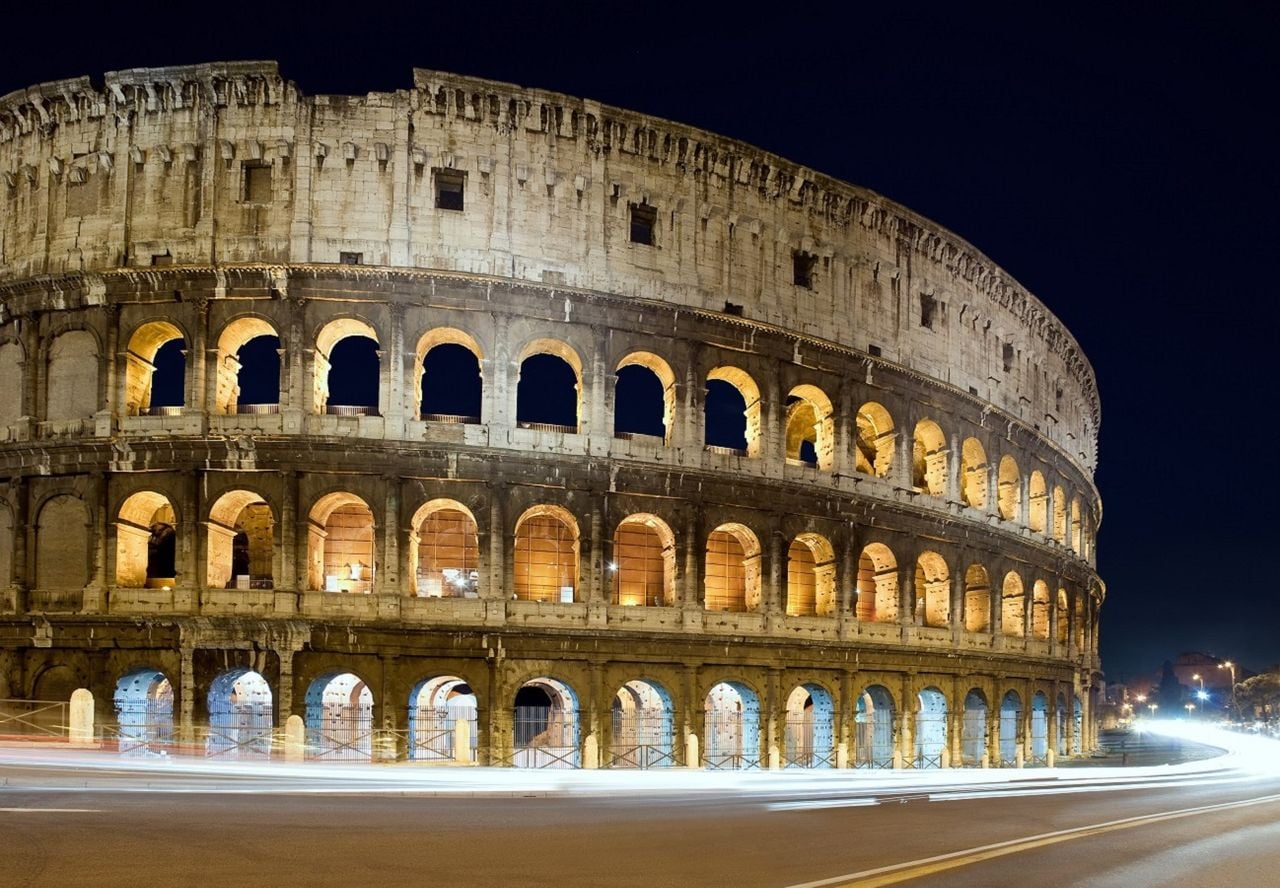 Il lato settentrionale del Colosseo, a Roma, si presenta ancora oggi praticamente intatto, quasi duemila anni dopo la sua costruzione.