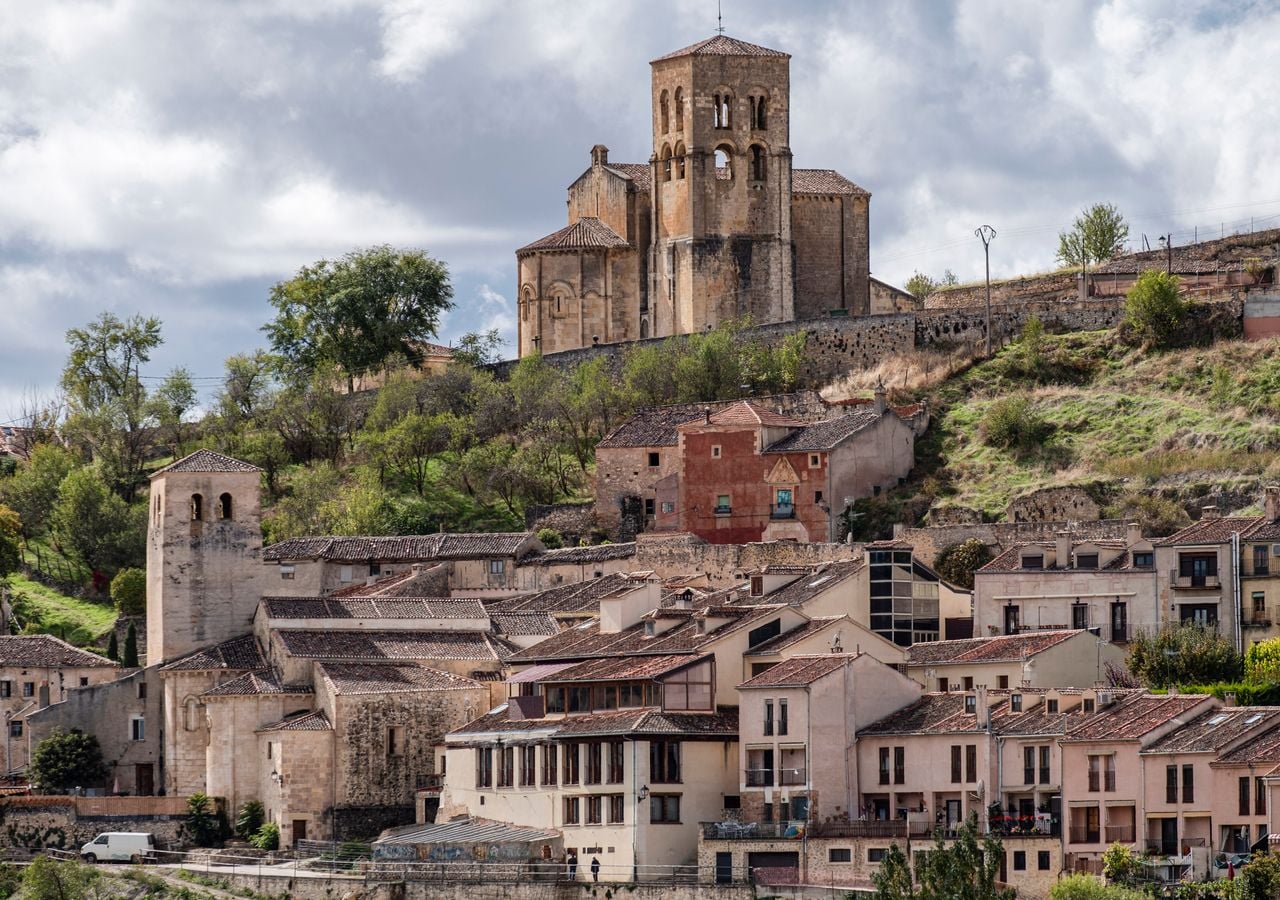 La iglesia de San Salvador, en la villa segoviana de Sepúlveda, es uno de los muchos y magníficos ejemplos del románico castellano.