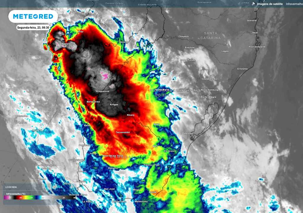 Imagem de satélite mostra tempestades intensas sobre o Rio Grande do Sul na manhã desta segunda-feira (23).