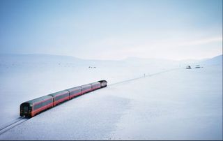 Rusia inaugura primer servicio de tren ártico