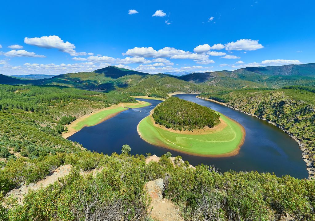 Meandro del Melero formado por el Río Alagón en la Comarca de las Hurdes, Extremadura.