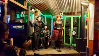 Ruta por los bares tradicionales de Valpara&iacute;so: descubre lo mejor de la bohemia porte&ntilde;a