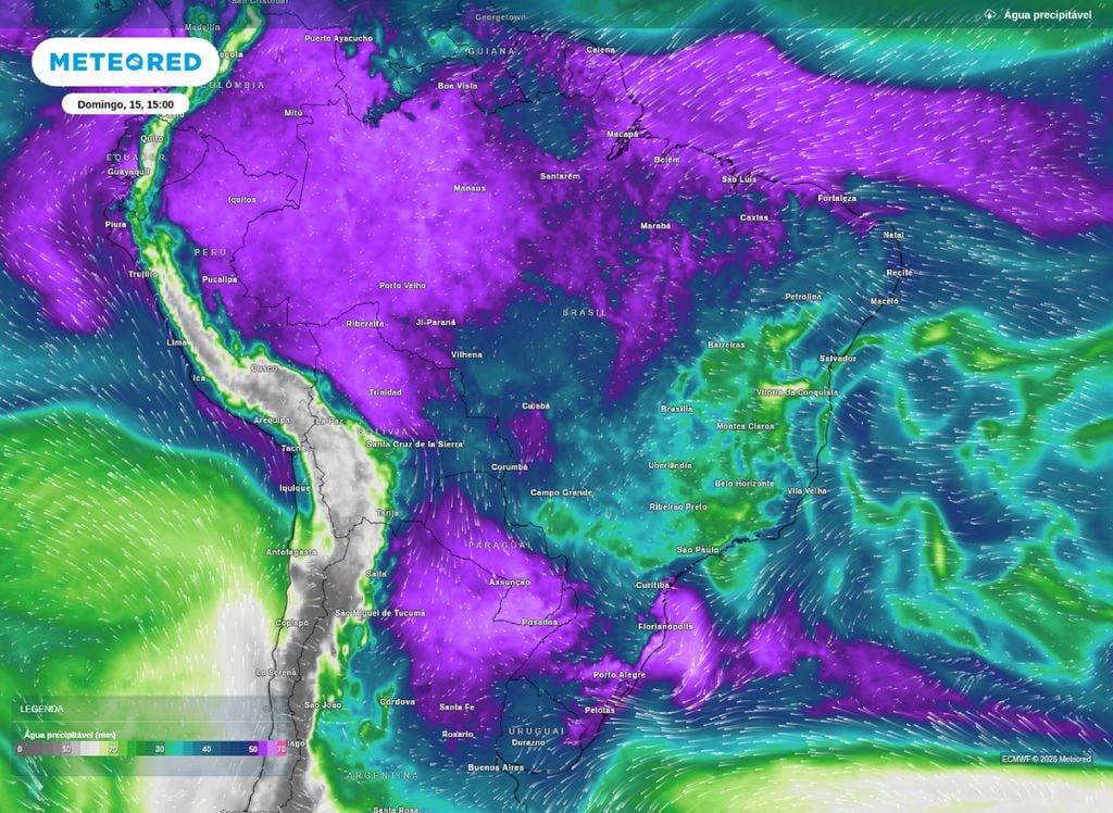 Água precipitável na tarde de domingo (15).