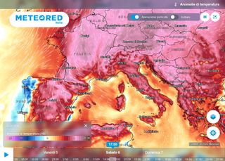 Neve rossa sulle Alpi per l'irruzione di polvere dal Sahara, ma adesso è allerta valanghe per il caldo in arrivo