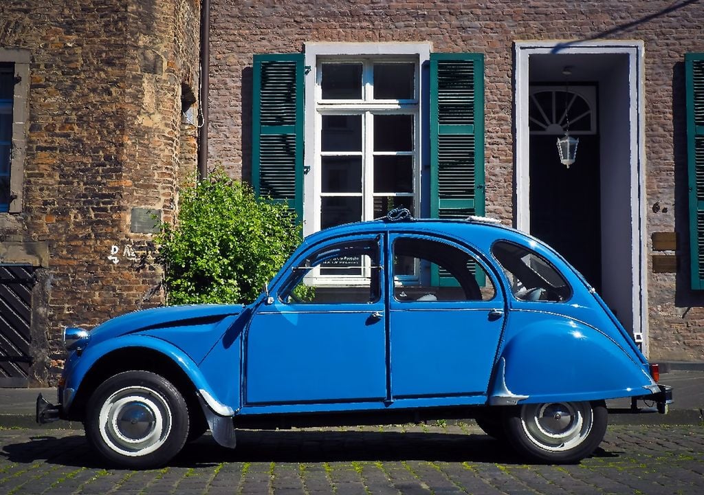 Citroen azul 2CV