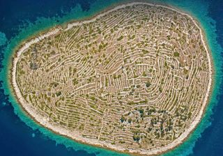 C'è un'isola misteriosa che sembra una impronta digitale vista dall'alto