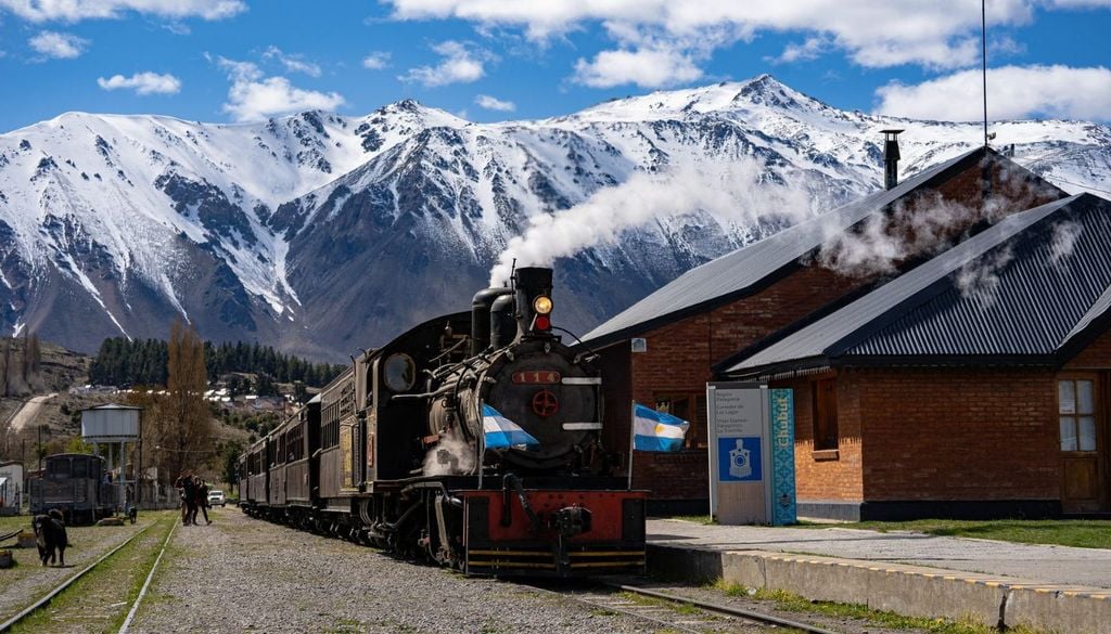 La Trochita, una de las mejores experiencias turísticas para hacer en Esquel.