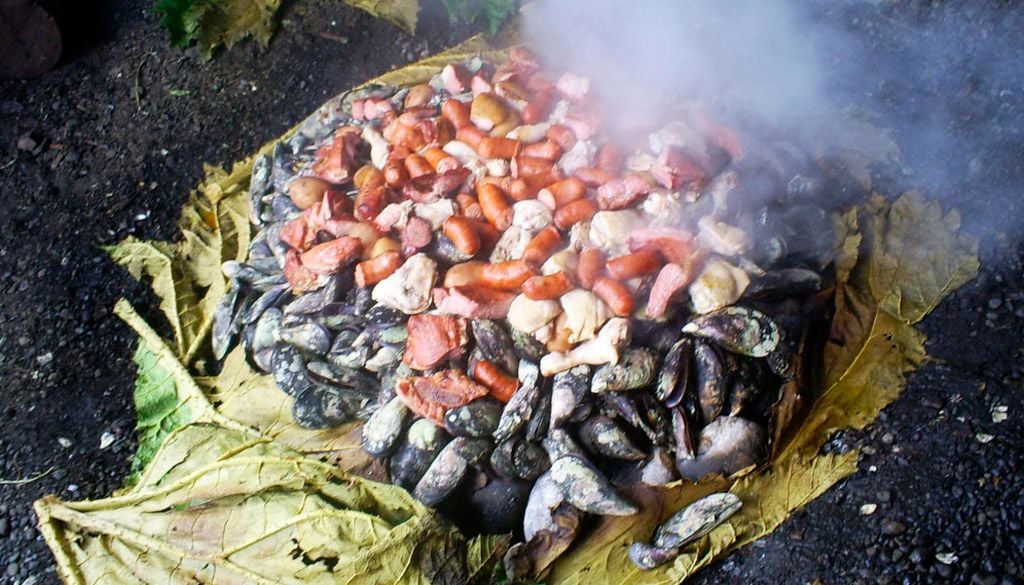 El Curanto representa una experiencia gastronómica ligada a las raíces del sur de Chile.Imagen: Superprof