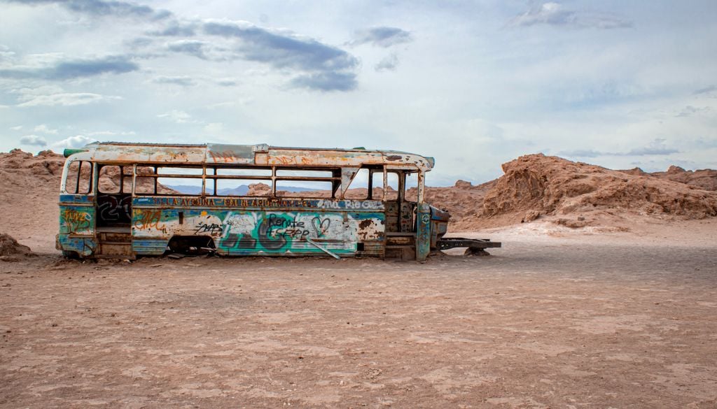 Bus mágico de Vallecito. El bus abandonado se ha convertido en todo un ícono de Vallecito.