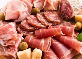 Santé : la charcuterie augmente le risque de cancer colorectal !