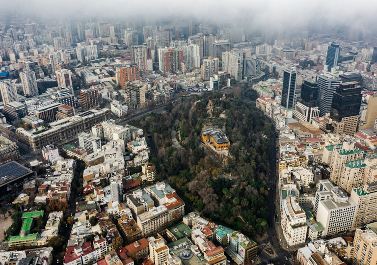 "Santiago bajo un cielo gris&rdquo;: hasta cu&aacute;ndo se extender&aacute; la nubosidad en la capital