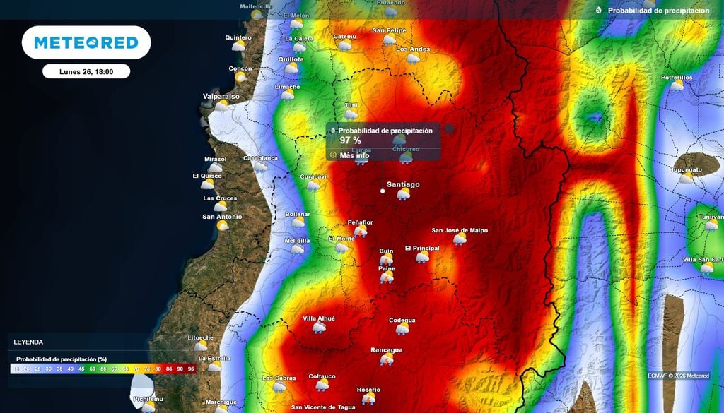 Así se distribuirá la probabilidad de lluvias hoy lunes en Santiago: algunas zonas se acercan al 100 %.