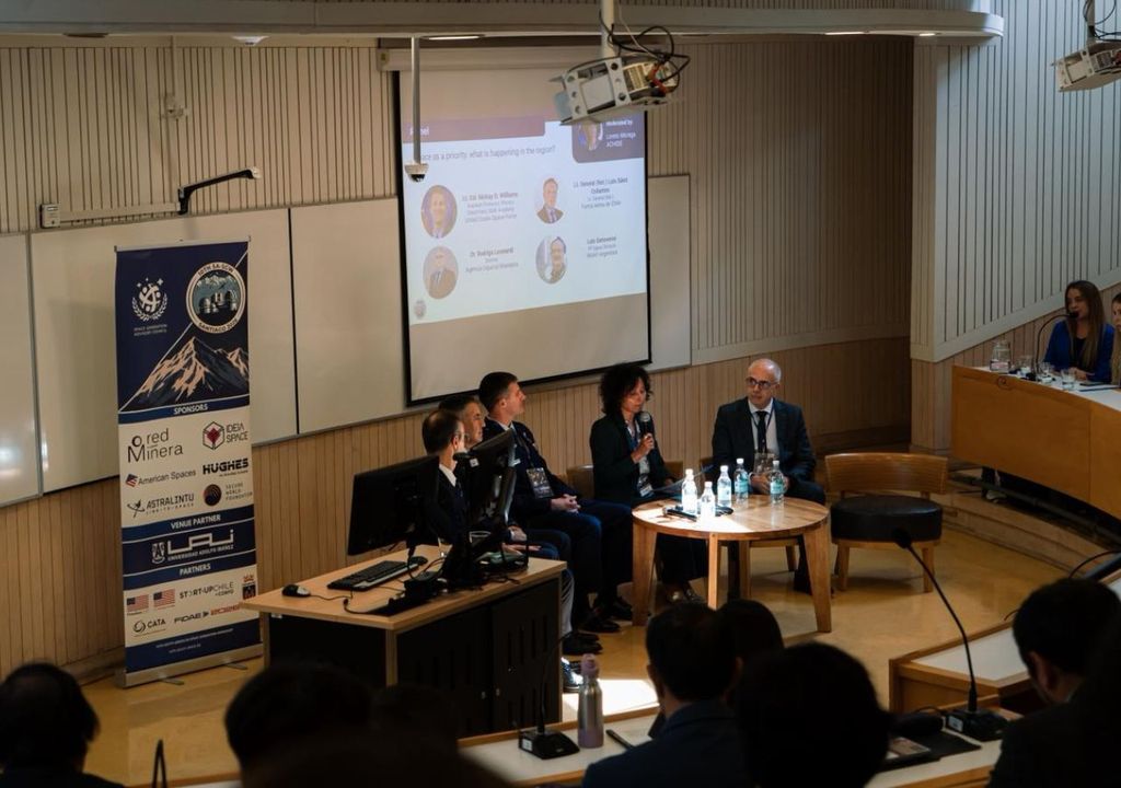 Panel I SGW-SA En el panel de ‘El Espacio como Prioridad’ se profundizó sobre la soberanía y seguridad del espacio. Crédito: Eyleen Paz Cortes (@eyleen_pz)