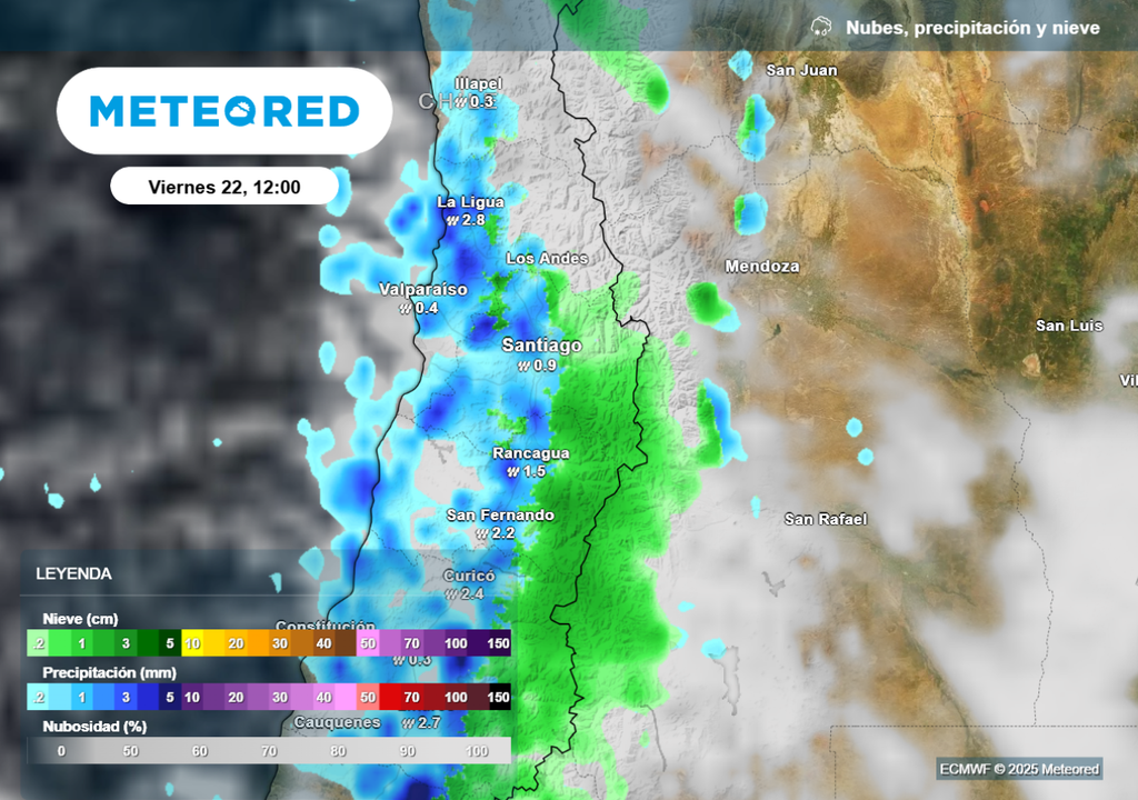 La jornada de viernes también estará marcada por los chubascos en Santiago. El evento dejará acumulados significativos.