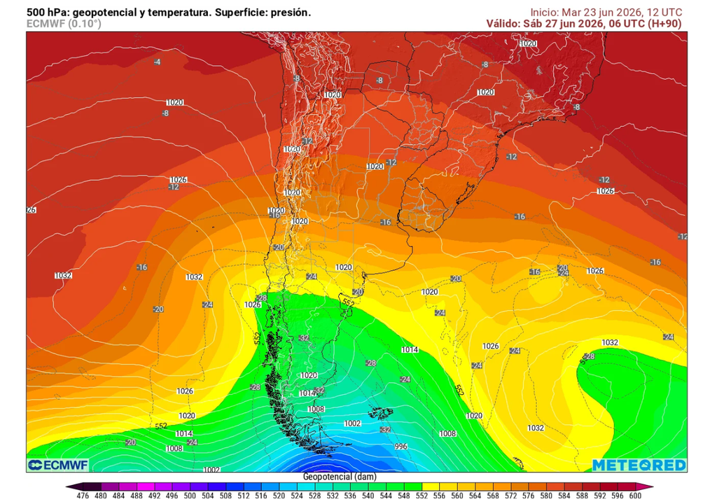 carta de geopotencial y temperatura en 500 hPa Una vaguada en altura irrumpirá en la zona central y dejará un ambiente nuboso durante el sábado.