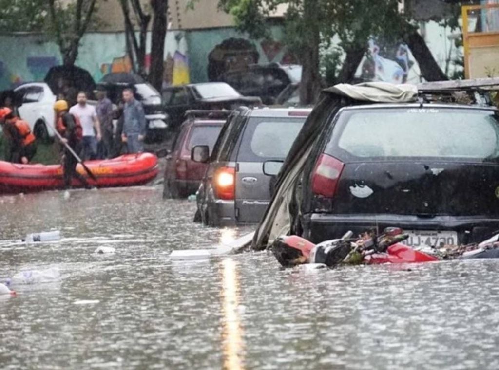A capital paulista segue com risco de pancadas de chuva ao longo desta semana, acumulando volumes que trazem transtornos à população, como alagamentos, inundações e enxurradas. Foto: Marcelo D. Santos/Ato Press/Estadão Conteúdo.