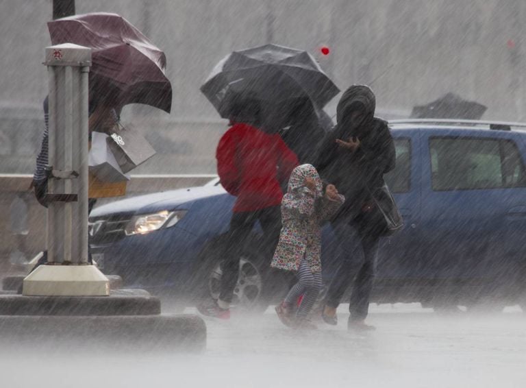 S&atilde;o Paulo e Rio de Janeiro mant&ecirc;m dias at&iacute;picos nublados, de frio e chuva at&eacute; a sexta, 23