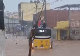 Temporal causa caos em S&atilde;o Paulo com ruas alagadas e rajadas de vento na quinta-feira, 8; veja imagens