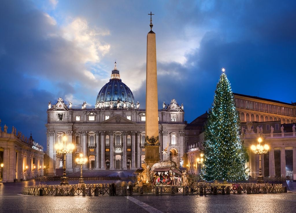 Vatican Noël Basilique Saint-Pierre sapin Rome