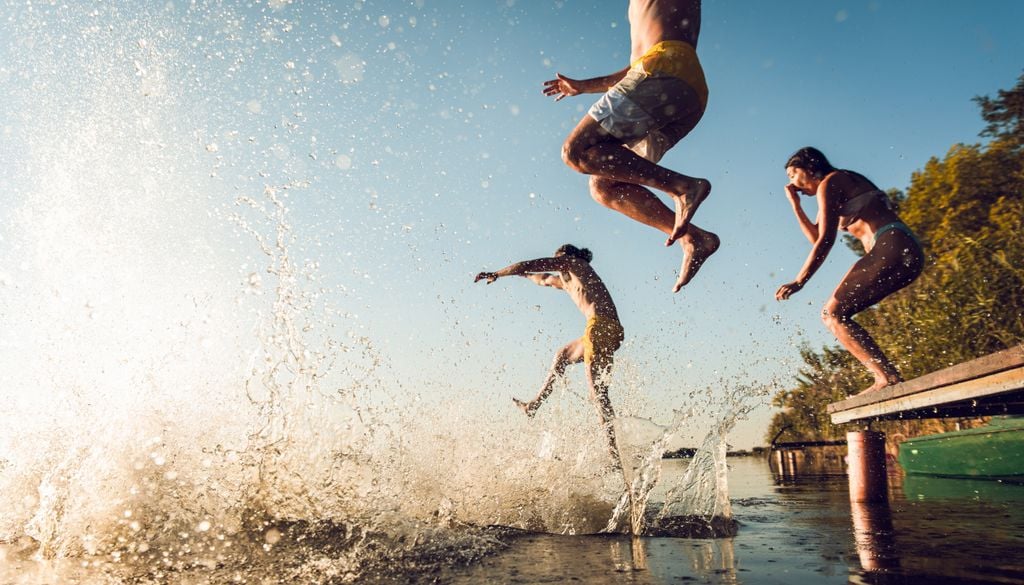Auch Freizeitschwimmerinnen und Schwimmer können sich bei heißen Temperaturen im See abkühlen