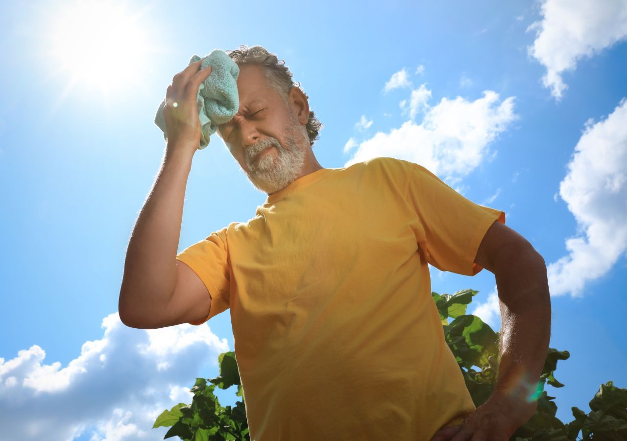 Auch wenn das Thermometer vielleicht keine allzuhohen Temperaturen zeigt, die Luft kann trotzdem ziemlich unangenehm sein: Die Schwüle ist schuld!