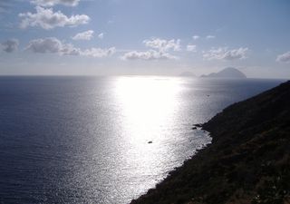 Scoperti altri tre vulcani sottomarini sul Canale di Sicilia, non lontano dall'Isola Ferdinandea